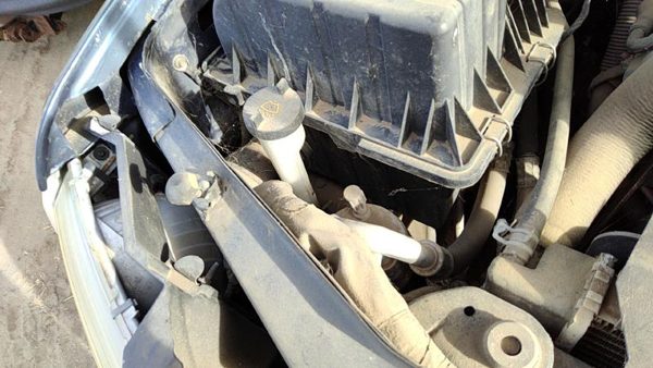 2002-2010 Ford Explorer Windshield Washer Fluid Reservoir With Pump Wiper Tank — photo 1