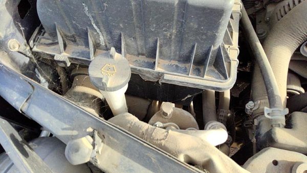 2002-2010 Ford Explorer Windshield Washer Fluid Reservoir With Pump Wiper Tank — photo 3