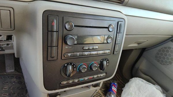 2004-2007 Ford Freestar Trim Bezel Around Radio Surround Dash Panel Oem — photo 3