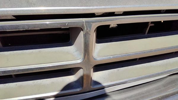 1986 Dodge Ram Grille W150 Cracked — photo 6