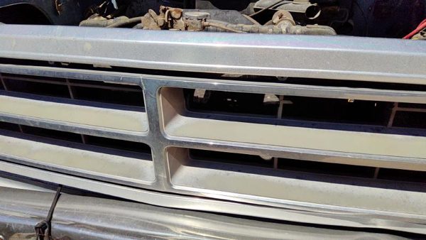 1986 Dodge Ram Grille W150 Cracked — photo 5