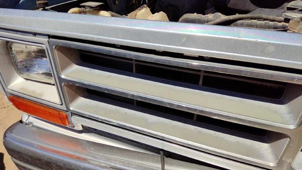 1986 Dodge Ram Grille W150 Cracked — photo 8