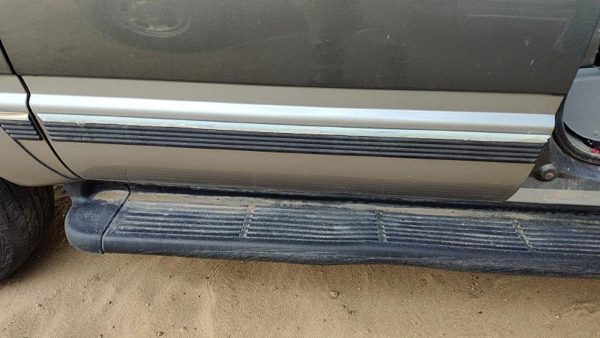 92-99 Chevy Suburban Passenger Right Rear Moulding From Door Oem Back Trim Strip — photo 2