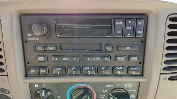 1999-2002 Ford Expedition Stock Radio Oem Factory Stereo Cd Player Xl1Z18806Ea — photo 1