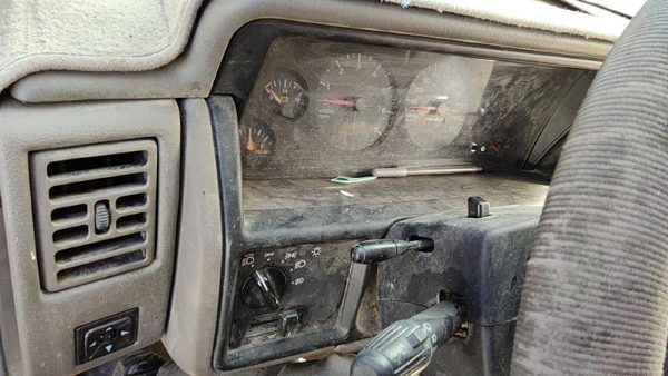 94-95 Jeep Grand Cherokee Trim Bezel Below Speedometer Dash Surround Panel Gray — photo 4