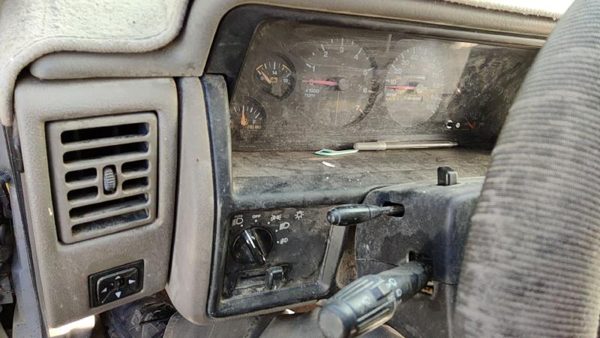 94-95 Jeep Grand Cherokee Trim Bezel Below Speedometer Dash Surround Panel Gray — photo 3