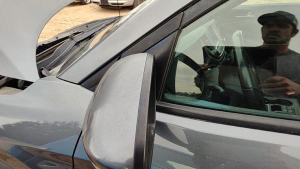 16-18 Hyundai Tucson Driver Left Side Mirror Door Mounted Oem Coliseum Grey Z56 — photo 4