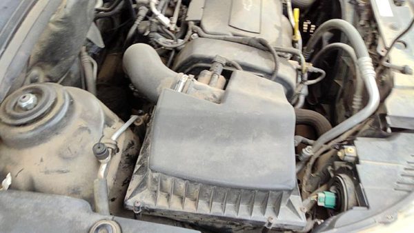 2011 Chevy Cruze Air Cleaner Complete Intake Filter Box Housing With Tube OEM — photo 2