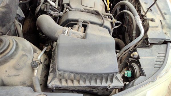 2011 Chevy Cruze Air Cleaner Complete Intake Filter Box Housing With Tube OEM — photo 3