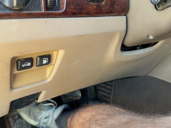 2000-2002 Lincoln Ls Lower Dash Under Column Knee Bolster Trim Panel Oem Tan 4H — photo 4