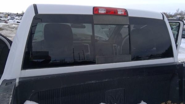 2013 Ram 1500 Back Glass/window Damage To Frame From Heat Inductor — photo 2