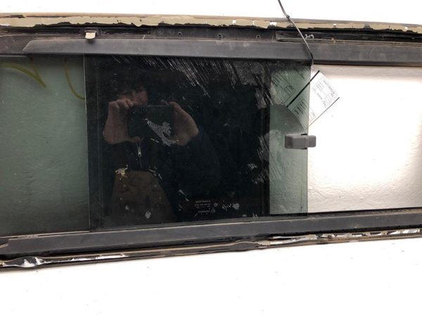 2013 Ram 1500 Back Glass/window Damage To Frame From Heat Inductor — photo 5