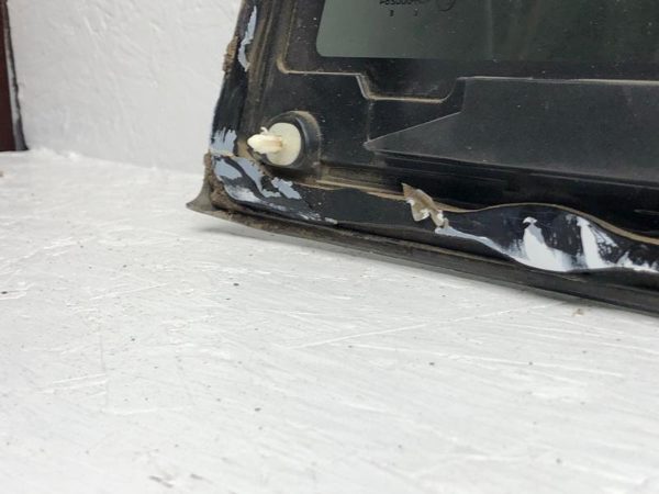 2013 Ram 1500 Back Glass/window Damage To Frame From Heat Inductor — photo 7