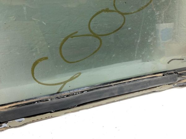 2013 Ram 1500 Back Glass/window Damage To Frame From Heat Inductor — photo 12