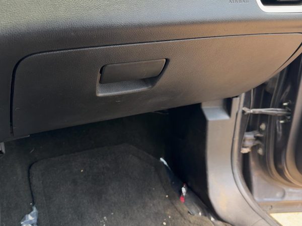 10-17 Chevy Equinox Glove Box Assembly Complete Door With Latch Oem Black 01A — photo 5