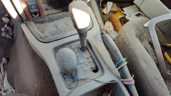 01 Grand Cherokee Floor Shifter Lever Assembly Shift Unit Automatic Transmission — photo 1