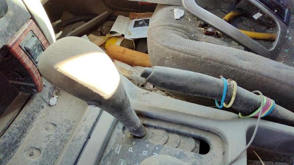 01 Grand Cherokee Floor Shifter Lever Assembly Shift Unit Automatic Transmission — photo 4