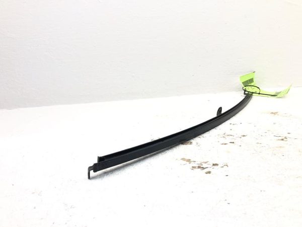 10-14 Legacy Outback Passenger Right Rear Vent Window Frame Track Frame Only — photo 2