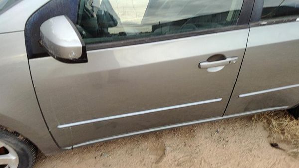2008 Nissan Sentra Front Door LH Gray K36 — photo 4
