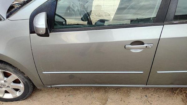 2008 Nissan Sentra Front Door LH Gray K36 — photo 2