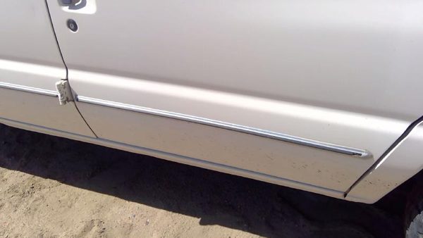 1993-2004 Ford Van E150 Passenger Right Front Moulding From Door Oem Trim Strip — photo 1
