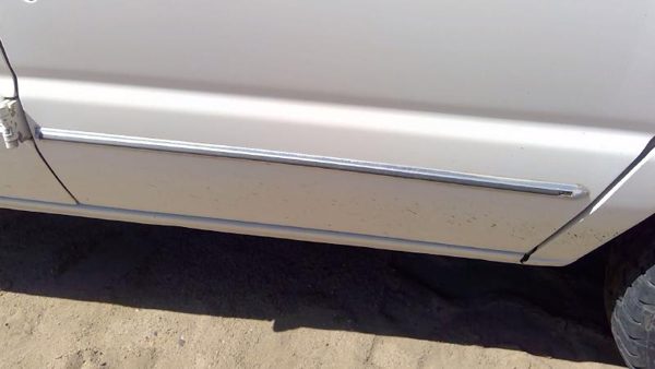 1993-2004 Ford Van E150 Passenger Right Front Moulding From Door Oem Trim Strip — photo 3