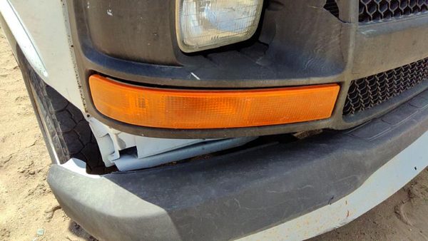 03-14 Express Van Passenger Right Front Turn Signal Light Lamp Fender Mounted — photo 4