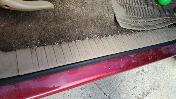 1999-2000 Dodge Durango Passenger Right Lower Kick Trim Panel Oem Tan — photo 2