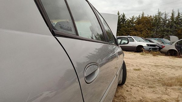 2000 Chevrolet Malibu Rear Door RH 17U Silvermist — photo 3