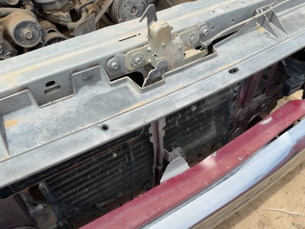1987-1991 Ford F150 Top Plastic Cover Above Radiator Support Sight Shield Oem — photo 7