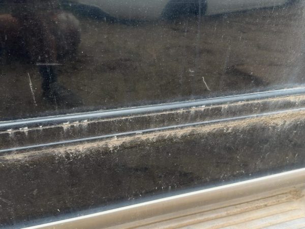 97-02 Ford Expedition Passenger Right Front Upper Moulding From Door Oem Black — photo 2