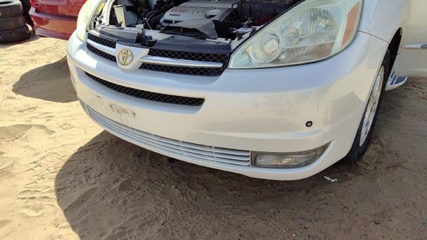 2004-2005 Toyota Sienna Front Bumper Cover Assembly Oem White 071 52119Ae903 — photo 4