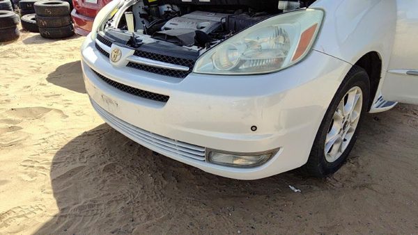 2004-2005 Toyota Sienna Front Bumper Cover Assembly Oem White 071 52119Ae903 — photo 2