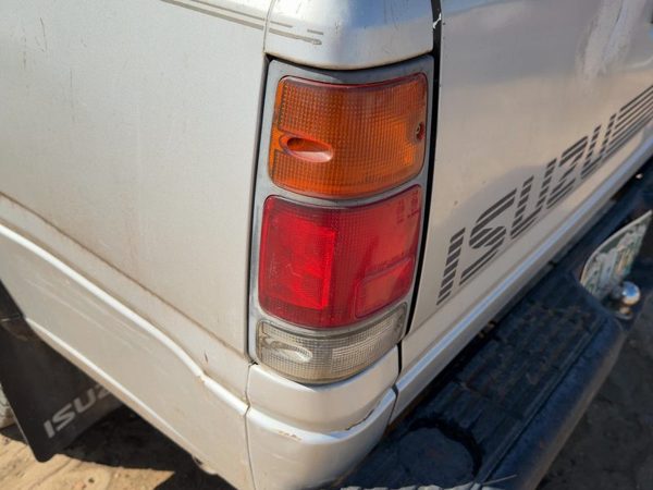 1988-1995 Isuzu Pup Driver Left Tail Light Brake Lamp Oem Rear 4782777 — photo 4