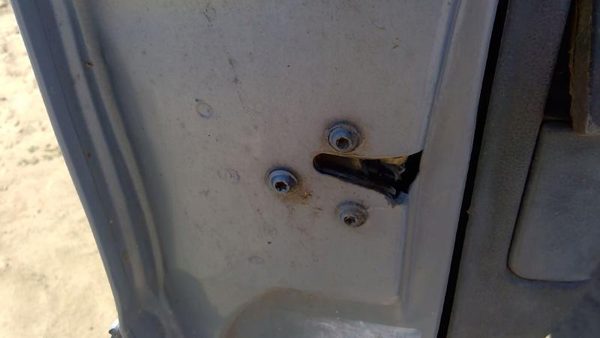 91-94 Chevy Caprice Driver Left Front Door Latch With Rods/Cables Oem Assembly — photo 1