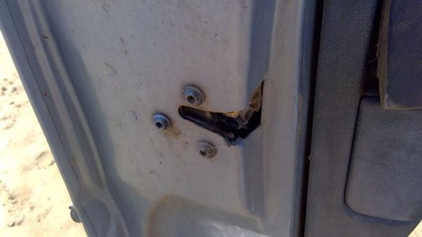 91-94 Chevy Caprice Driver Left Front Door Latch With Rods/Cables Oem Assembly — photo 5