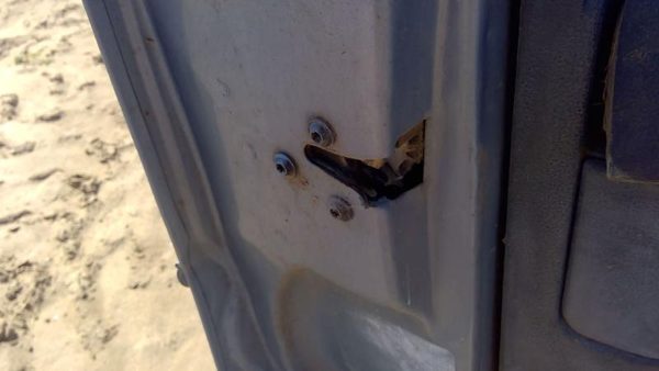 91-94 Chevy Caprice Driver Left Front Door Latch With Rods/Cables Oem Assembly — photo 8