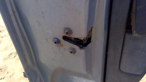 91-94 Chevy Caprice Driver Left Front Door Latch With Rods/Cables Oem Assembly — photo 4