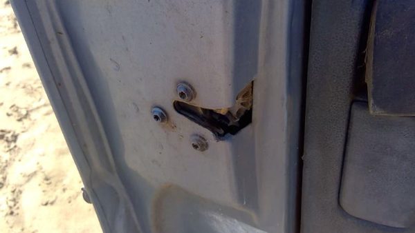 91-94 Chevy Caprice Driver Left Front Door Latch With Rods/Cables Oem Assembly — photo 7