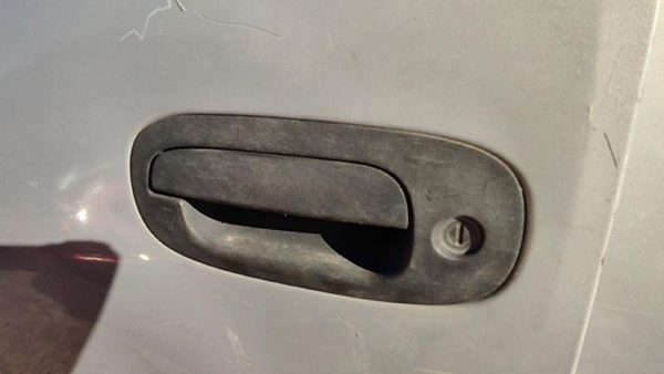 2000 Dodge Dakota Outside Door Handle LH 55257435AC — photo 3
