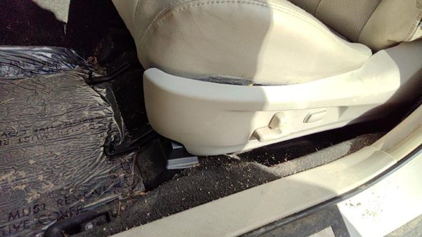12 Legacy Outback Driver Left Side Power Seat Switch With Trim Panel Warm Ivory — photo 3