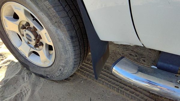 2011-2016 Ford F250 Driver Left Mud Guard From Fender Mud Flap Oem Bc3z16n455a — photo 3