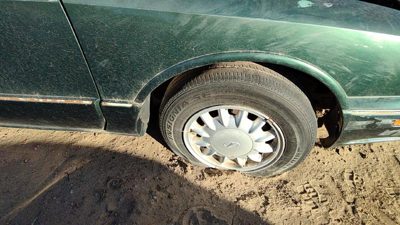 96-99 Olds 88 Passenger Right Moulding From Fender Oem Trim Strip Green