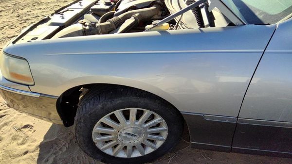 2003-2011 Lincoln Town Car Driver Left Front Fender Oem Silver 8W1z16006a — photo 2