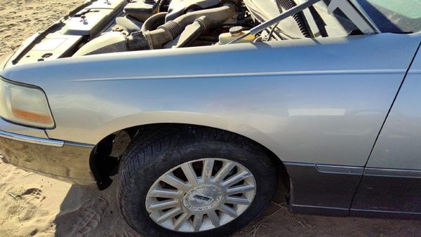 2003-2011 Lincoln Town Car Driver Left Front Fender Oem Silver 8W1z16006a — photo 3