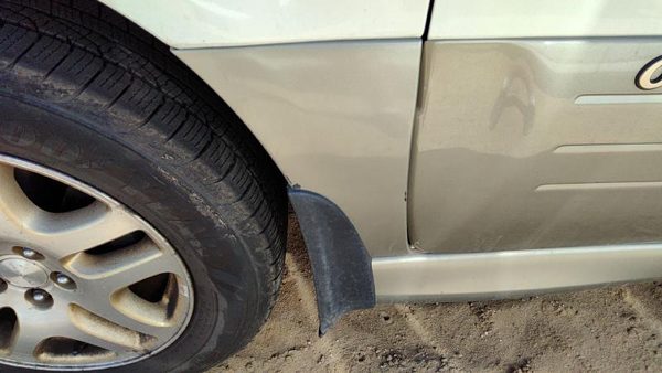 2000-2004 Legacy Outback Driver Left Moulding From Fender Oem Trim Strip — photo 1