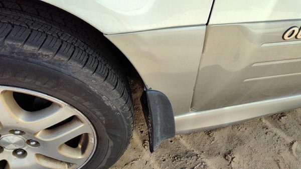 2000-2004 Legacy Outback Driver Left Moulding From Fender Oem Trim Strip — photo 3