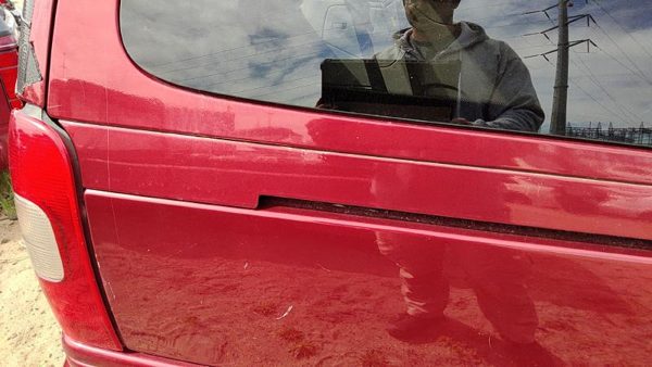 97-05 Chevy Venture Passenger Right Rear Moulding On Quarter Panel Oem Red 72U — photo 5