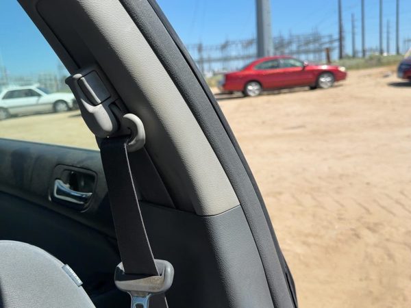 2003-2007 Honda Accord Driver Left B-Pillar Trim Panel Oem — photo 2