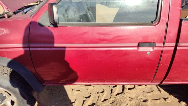 1996 Nissan Hardbody Front Door LH Red — photo 3